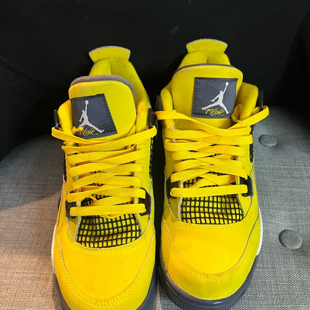 Jordan 4 "lightening" retro Youth 7